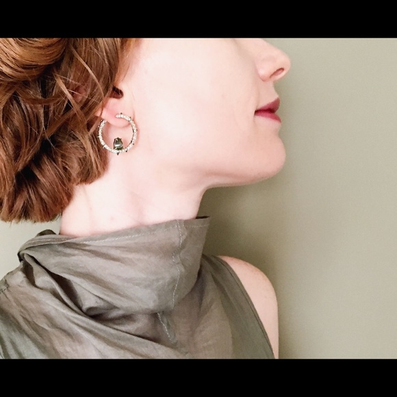 Meet your Posher, Adina - Picture 1 of 1